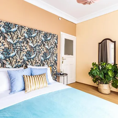 Unique Flat W Balcony 5 Min To Istiklal Street Daire