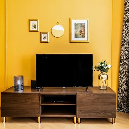 Апартаменты Unique Flat W Balcony 5 Min To Istiklal Street