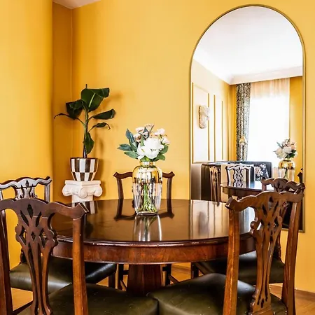 Unique Flat W Balcony 5 Min To Istiklal Street Апартаменты Стамбул