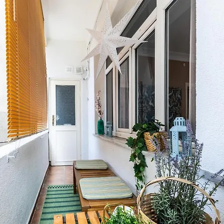 Unique Flat W Balcony 5 Min To Istiklal Street Daire
